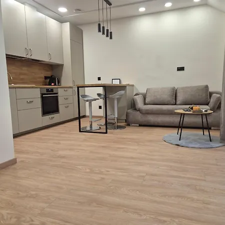 Apartment New Kreves & Free Parking & Self Check-in